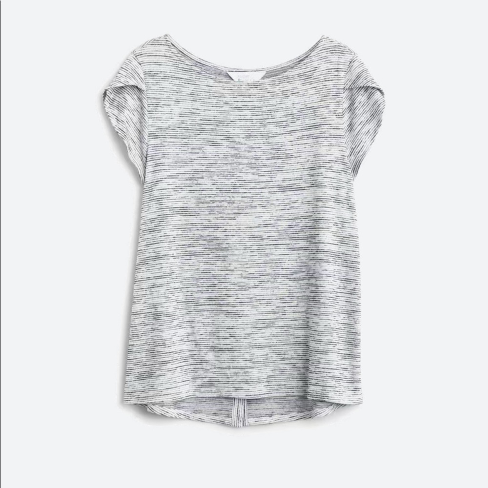 Market and Spruce Bravyan Button back knit top